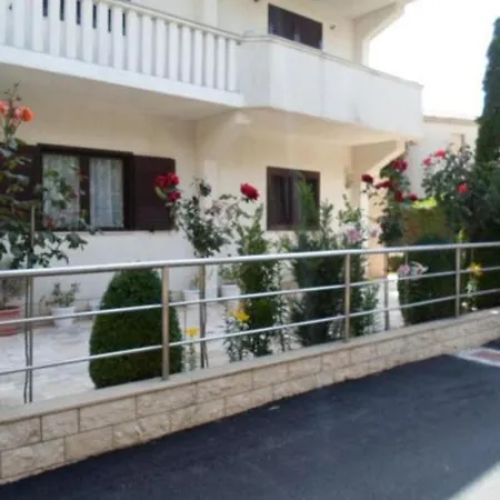 Daire In With Sea View, Balcony, Air Conditioning, Wifi 5153-3 Rogoznica (Sibenik-Knin)